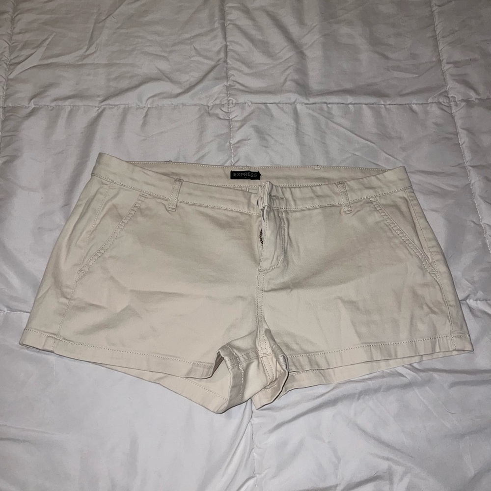 Express Shorties Size 8 • Khaki Shorts •. Never Worn